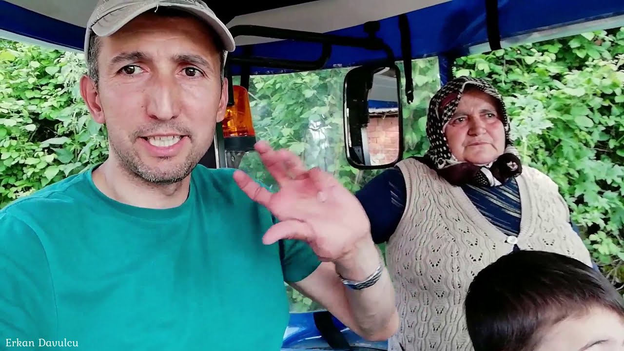 Ramazan pidesi dağıttık köye