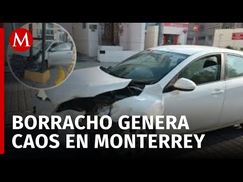 Conductor se queda dormido y provoca choque en centro de Monterrey