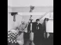 یارم به لا پیرهن خوابیده زیرنسترن یارم به لا پیرهن خوابیده زیرنسترن