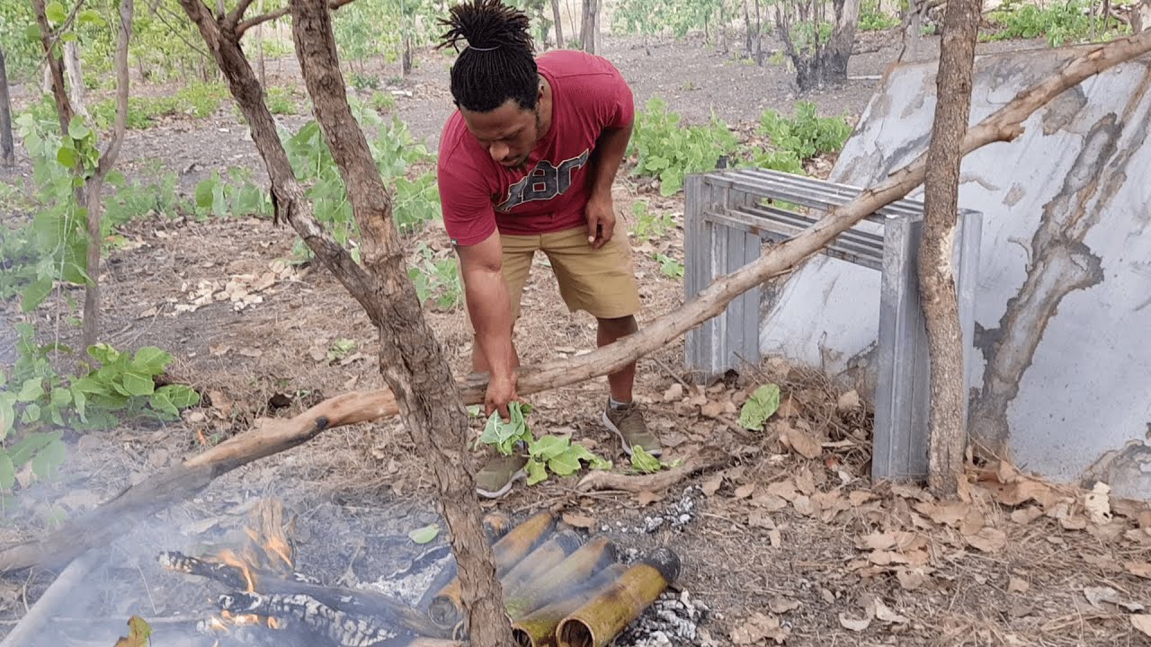 Traditional PNG Bamboo Cooking with the Chimbu side of the Family
