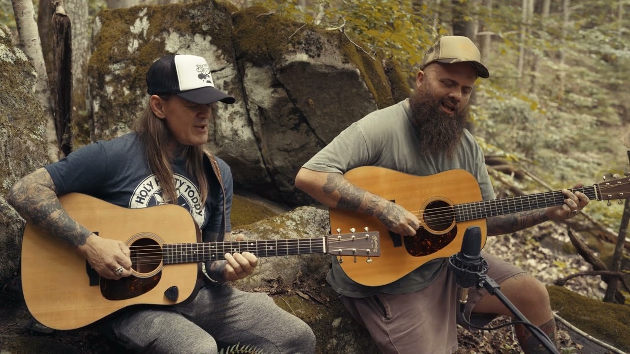 "Born to Roam" - Justin Clyde Williams ft. J.D. Graham