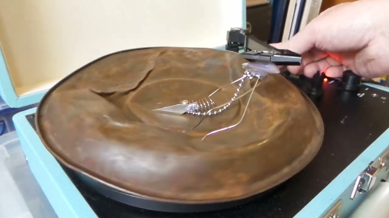 Battered Metal Tray Played With Junk Metal Tone Arm (Junk/Trash Noise)