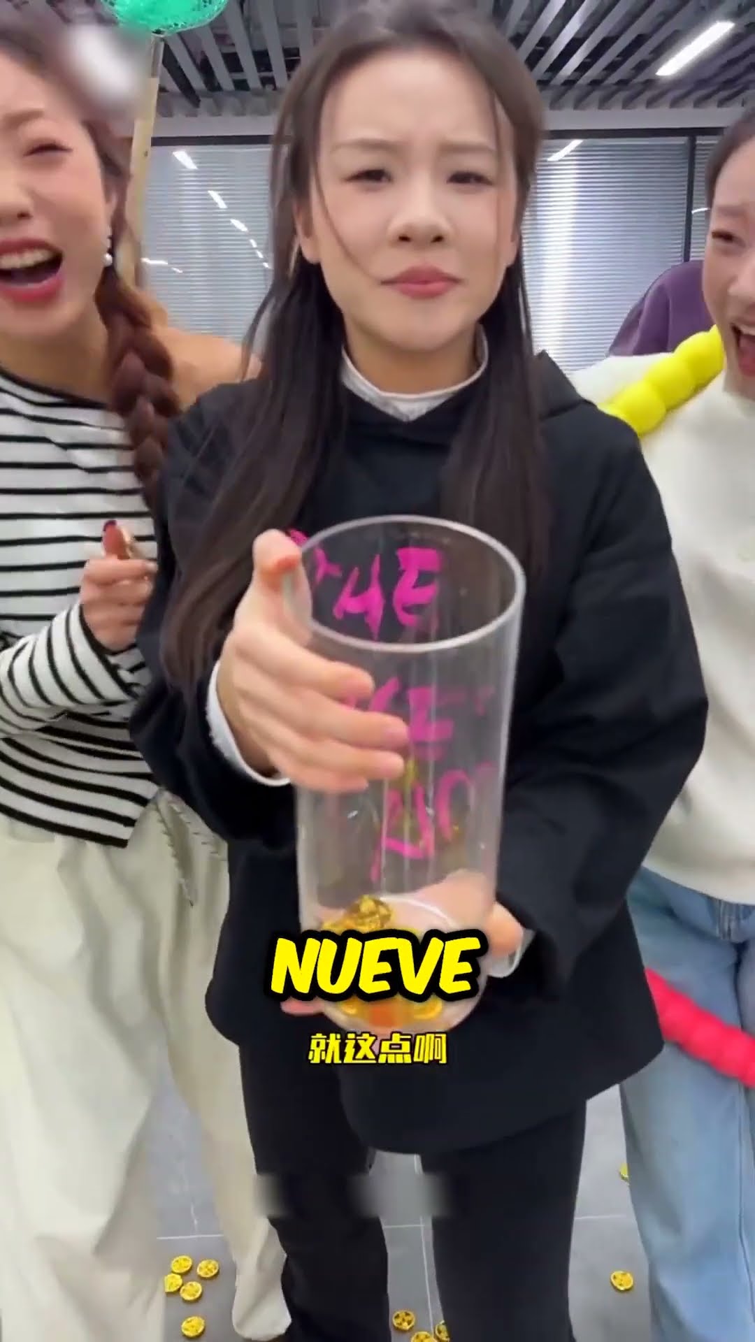 Mira a esta chica, ¡gastó 4900 dólares ? jugando a este juego! ?#shorts