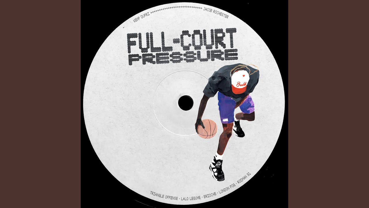Triangle Offense auf YouTube ansehen Triangle Offense auf YouTube ansehen