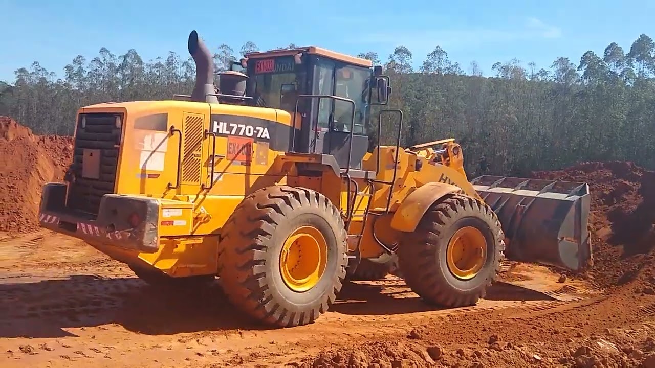 Carregadeira hl770 hiunday 