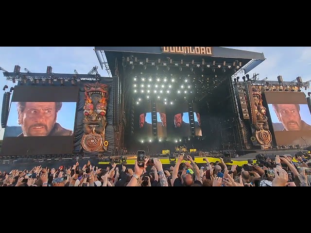 Metallica - Download 2023 - Opening the set! Creeping Death class=