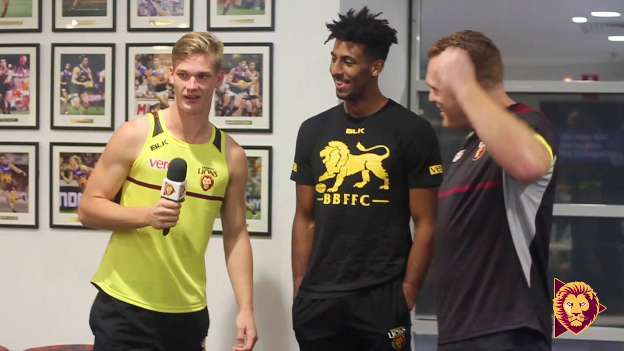 Inside the Den: Skinner and Archie Debut - YouTube