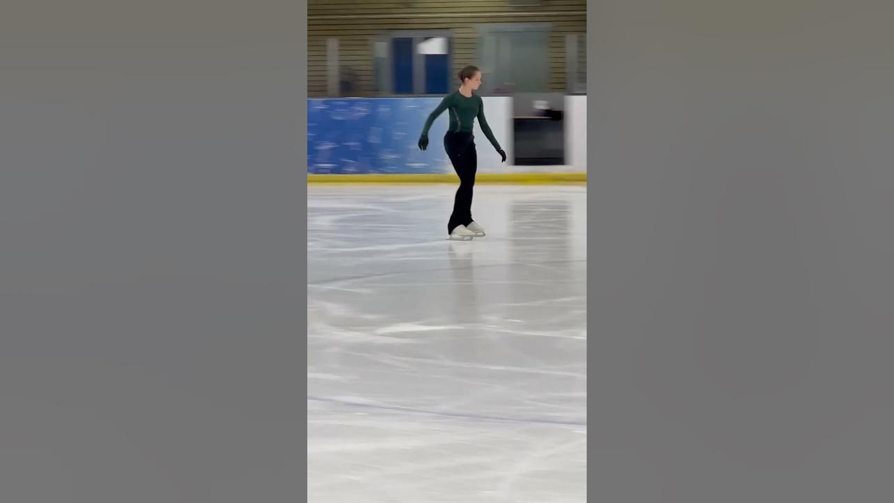 Камила Валиева тулуп