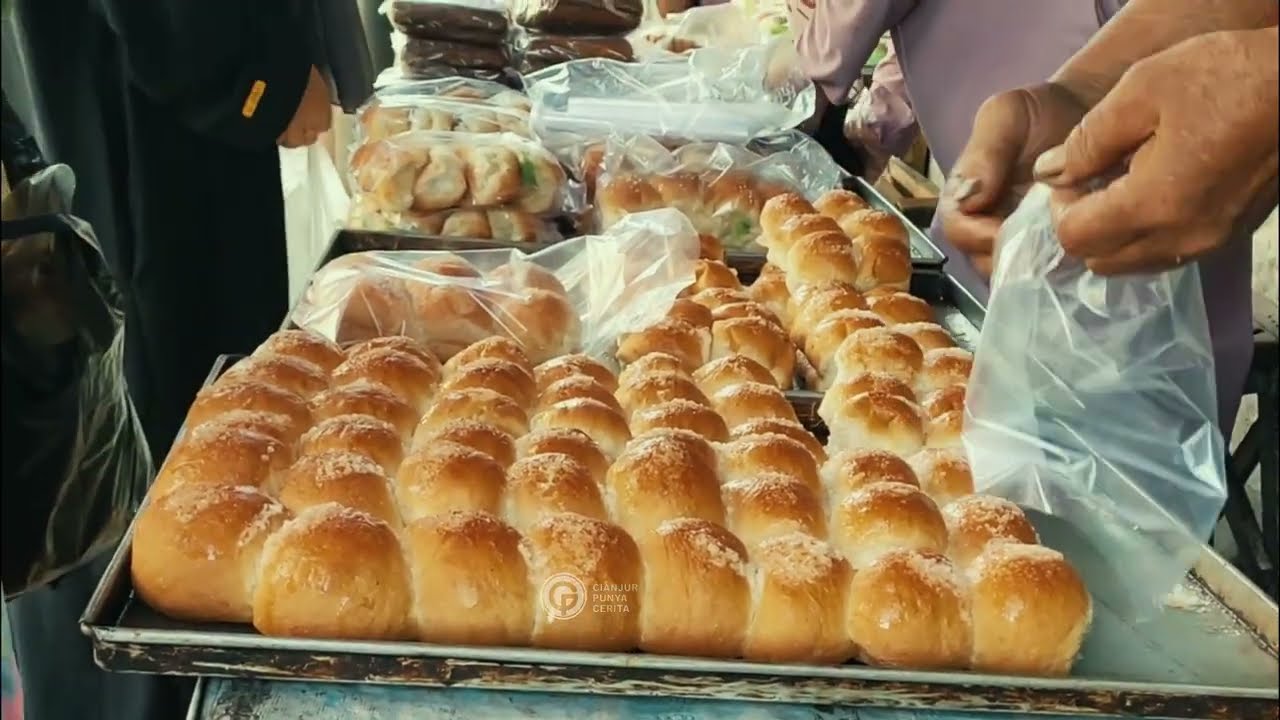 MELIHAT ROTI TAN KENG CU CIANJUR DIBUAT