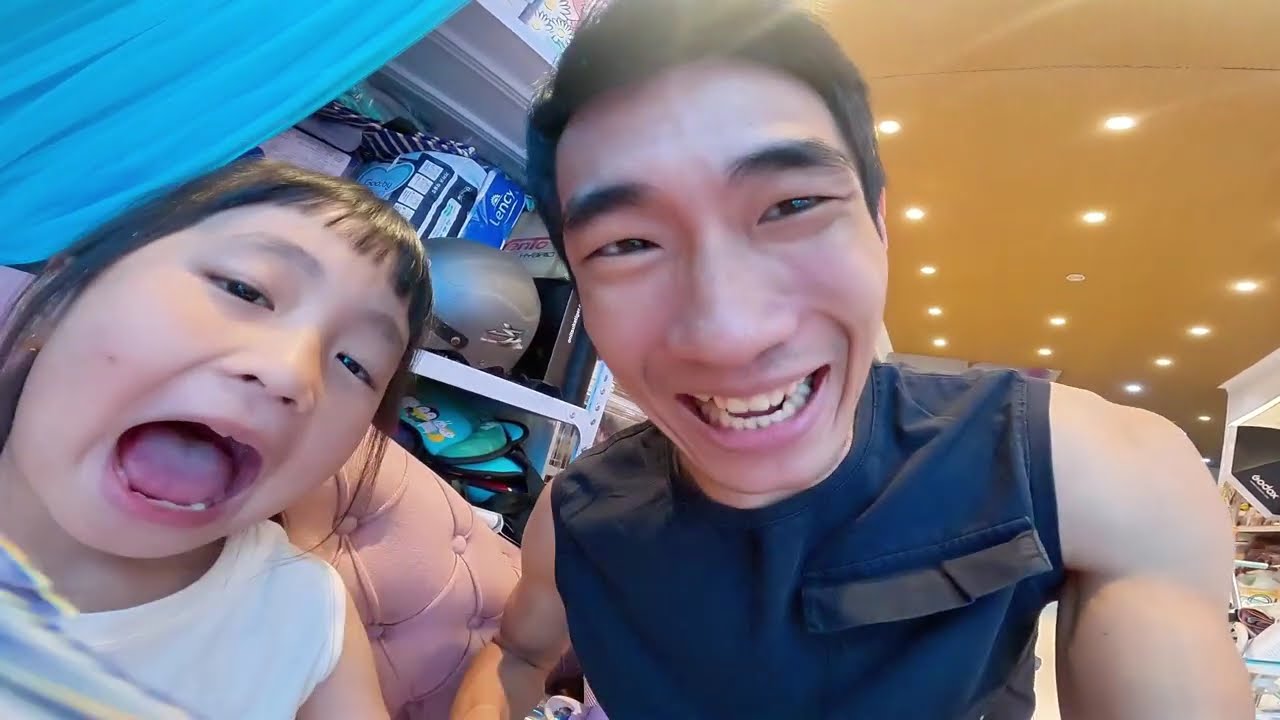 CHIPPY TRỐN HỌC cúp học ở nhà vì BỊ BỆNH, VLOG ĐI KHÁM BỆNH rồi đi ăn vặt, ăn bà gánh CÙNG BA MẸ