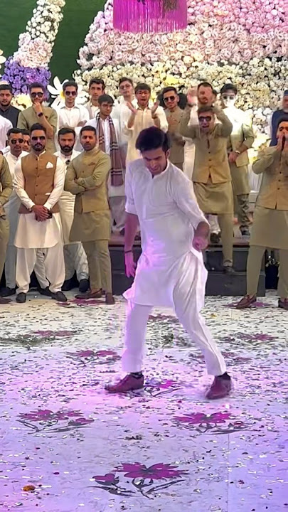 Sher Khul Gaye! #hrithikroshan #bollywood #fighter #dance #pakistanimehandi #wedding #boscomartis