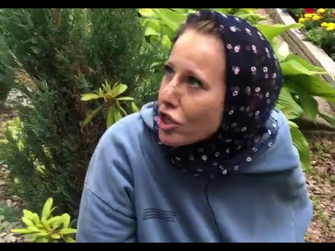 Ксения собчак в чепчике фото