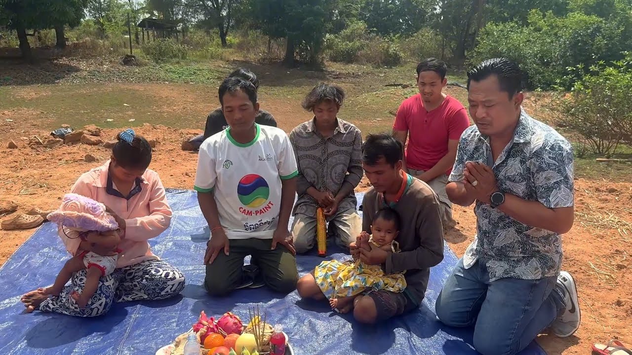 ចាប់ផ្តេីមធ្វេីផ្ទះជូនម្តាយកូនភ្លោះ By Pou Vot 