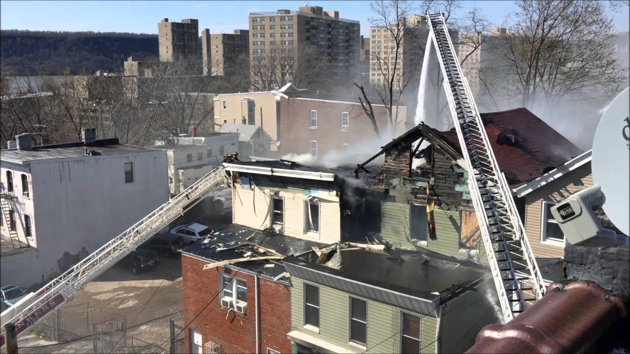 YONKERS FIRE DEPARTMENT BATTLING A 4TH ALARM FIRE ON HERRIOT STREET IN yonkers-fire-department-battling-a-4th-alarm-fire-on-herriot-street-in
