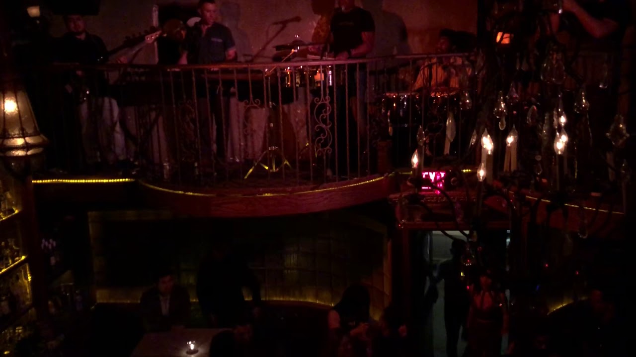 Buá Caiman live at La Descarga