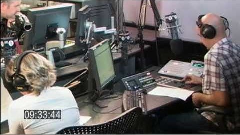 Moyles - Twitter chat & update (Web Streaming Tue 28 Jul 09:33-09:42)