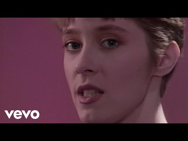 SUZANNE VEGA - SOLITUDE STANDING