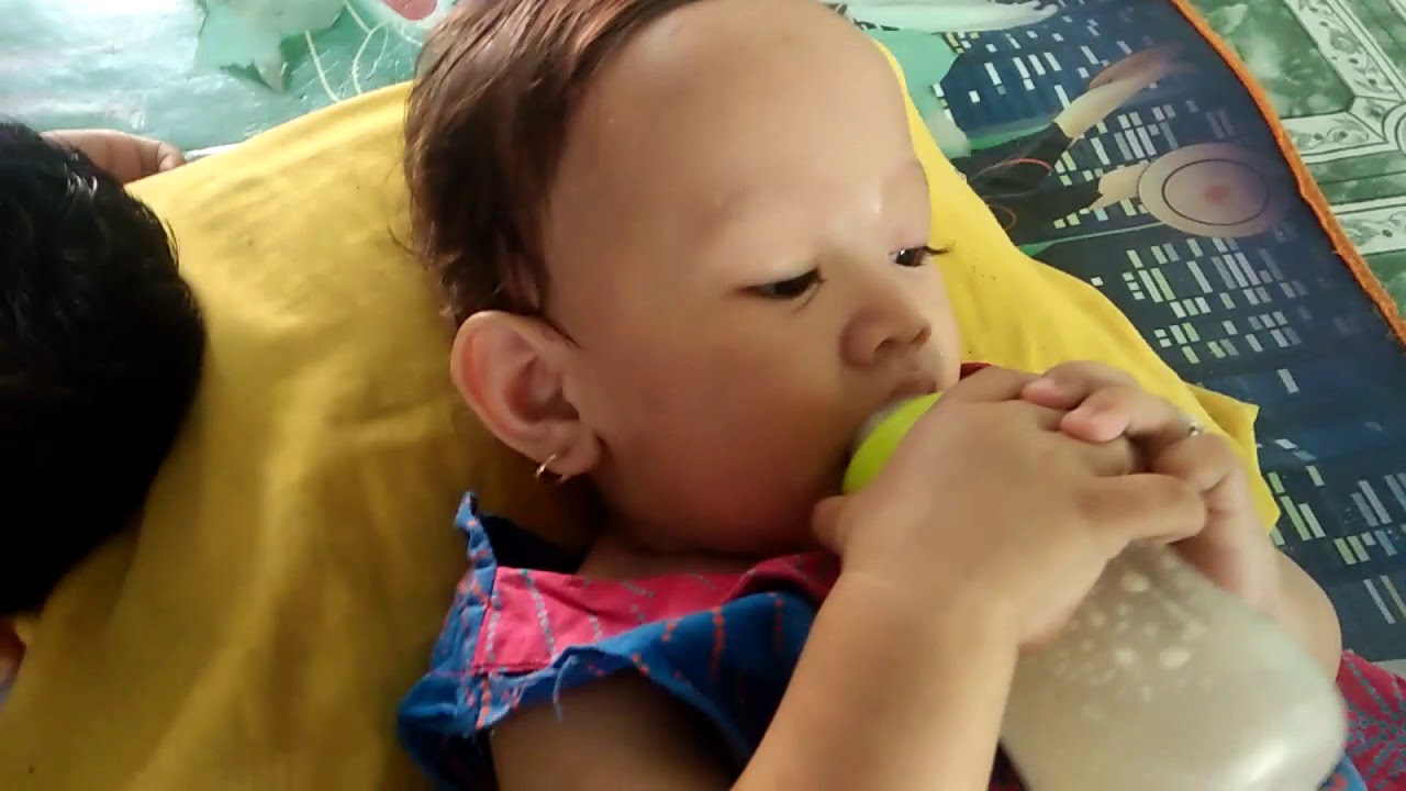 Abang adik tanding minum susu(like &amp;subscribe) - YouTube