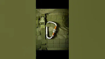 Зачем у военных на бронежилете висит карабин? #shorts