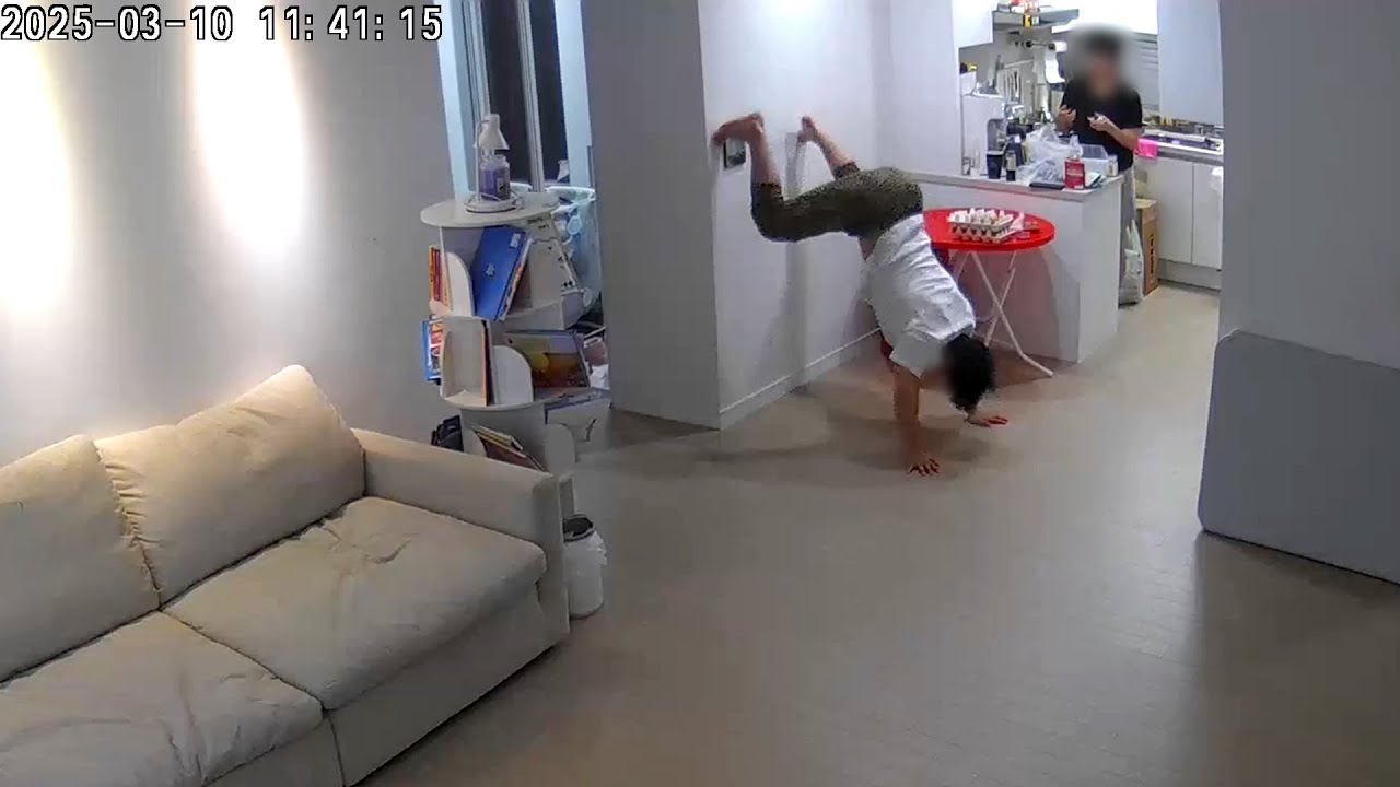 집에서만 본성을 드러내는 남편... [홈캠관찰]