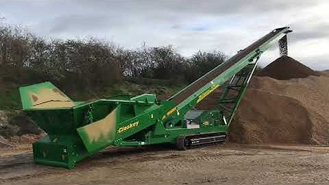 McCloskey Unveils RF80, RF80R Mobile Feeder Stackers