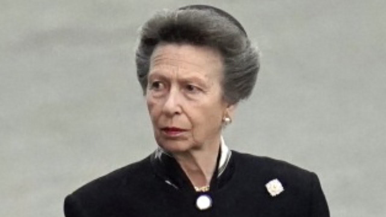 Princess Anne's Heartfelt Statement About Final Hours With The Queen