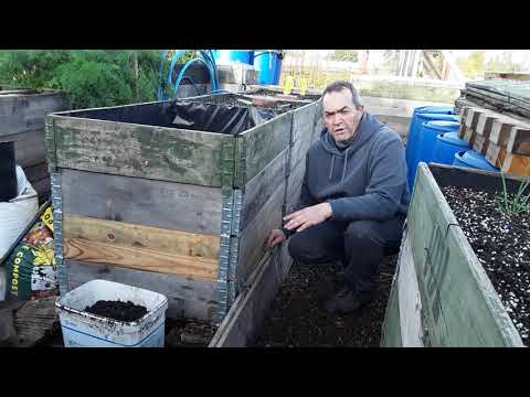 Video: Pallet Collar Garden Bed – Construcción de una cama elevada con collares de paletas