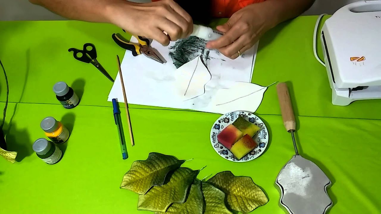 Curso de flores em EVA: Folhas envelhecidas.