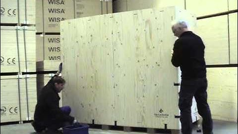 Assembling a large reusable Clip-Lok box