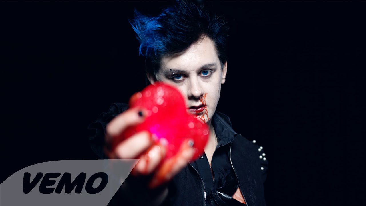 crush - Holloway [OFFICIAL MUSIC VIDEO]