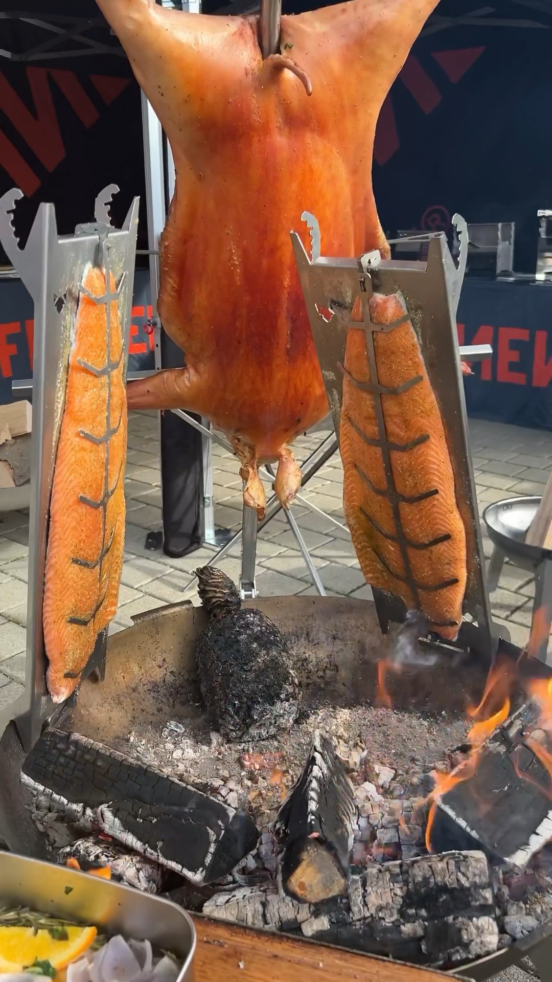 Hondony Edelstahl Flammlachshalter - Für Feuerschalen & Kugelgrills, 52cm