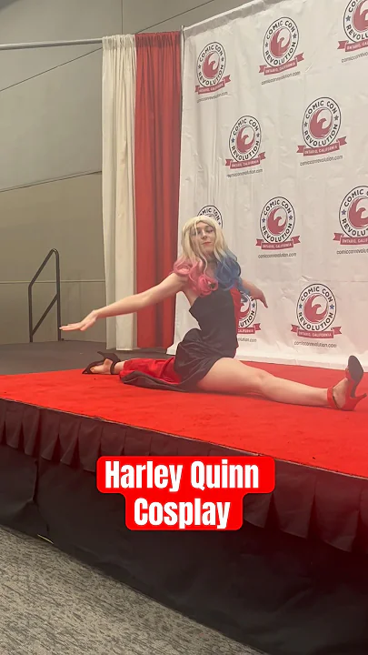 Harley Quinn Cosplayer doing Splits!  #LUNCHbyBillieEilish
