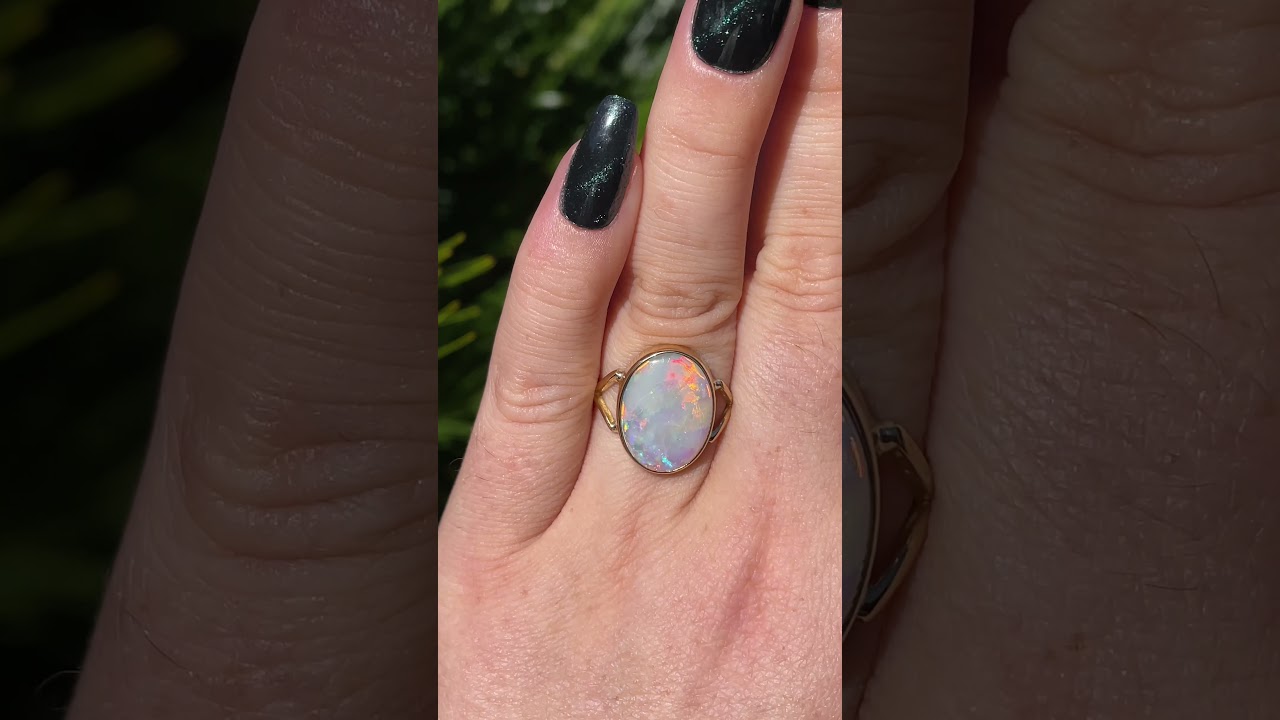 18ct Yellow Gold Australian Crystal Opal Ring