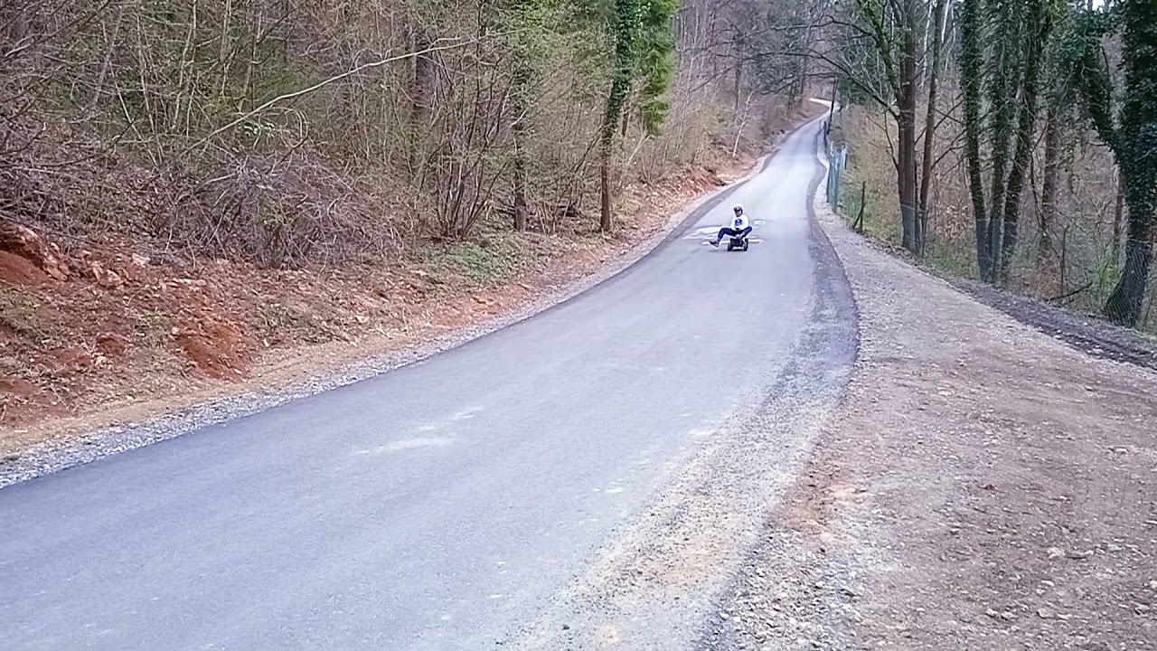 Guarda Initial D: Tractor Stage su YouTube Guarda Initial D: Tractor Stage su YouTube