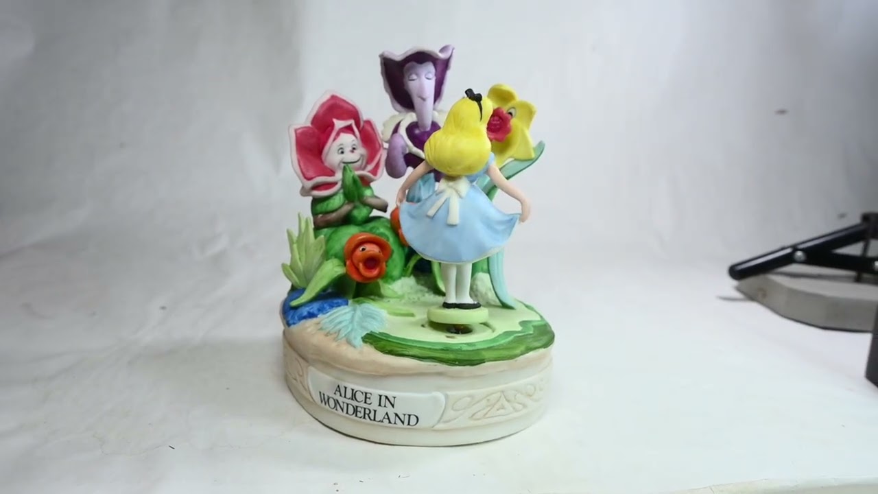 Vintage Disney Alice in Wonderland Music Box Comes to Life | 1986
