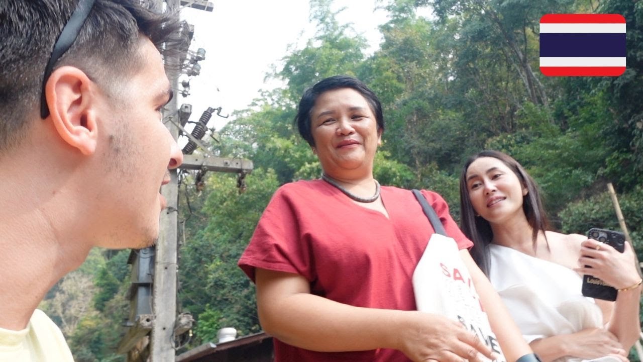 AGATAT DE DOUA MILFE INTR-UN SAT DIN THAILANDA! BINE ATI VENIT IN CHIANG MAI SI MAE KAMPONG!🇹🇭