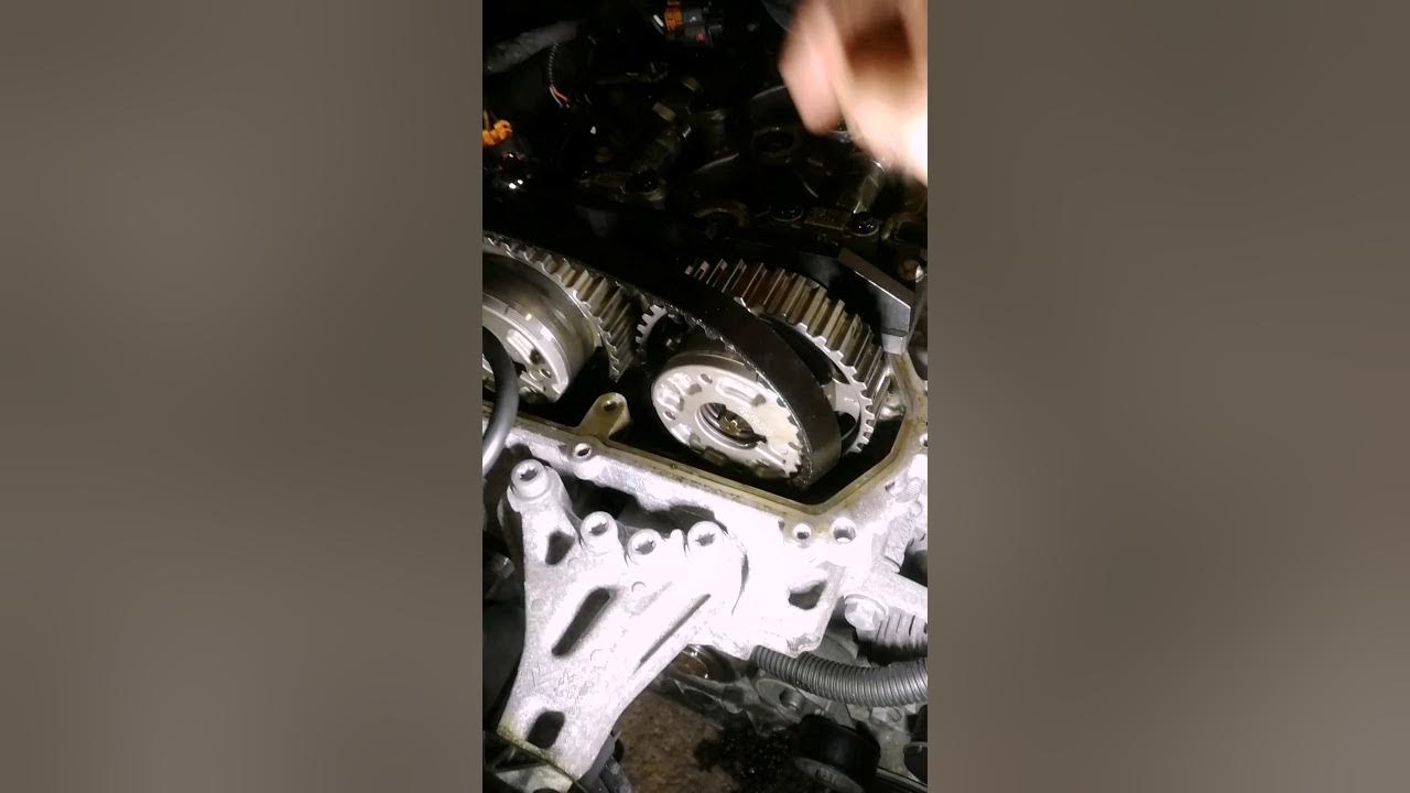 courroie distribution Peugeot 208 moteur 1,2 puretech YouTube