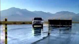 Hyundai "Santa Fe vs. Land Rover" :30