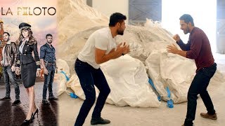 Dave and John Face Off! | La Piloto 2 - Televisa Dave and John Face Off! | La Piloto 2 - Televisa