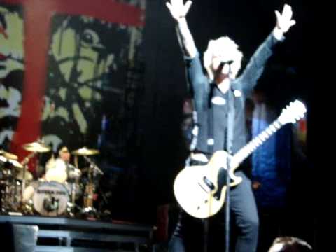 Green Day East Jesus Nowhere O2 Dublin (Billie Joe Takes My Sister On Stage )