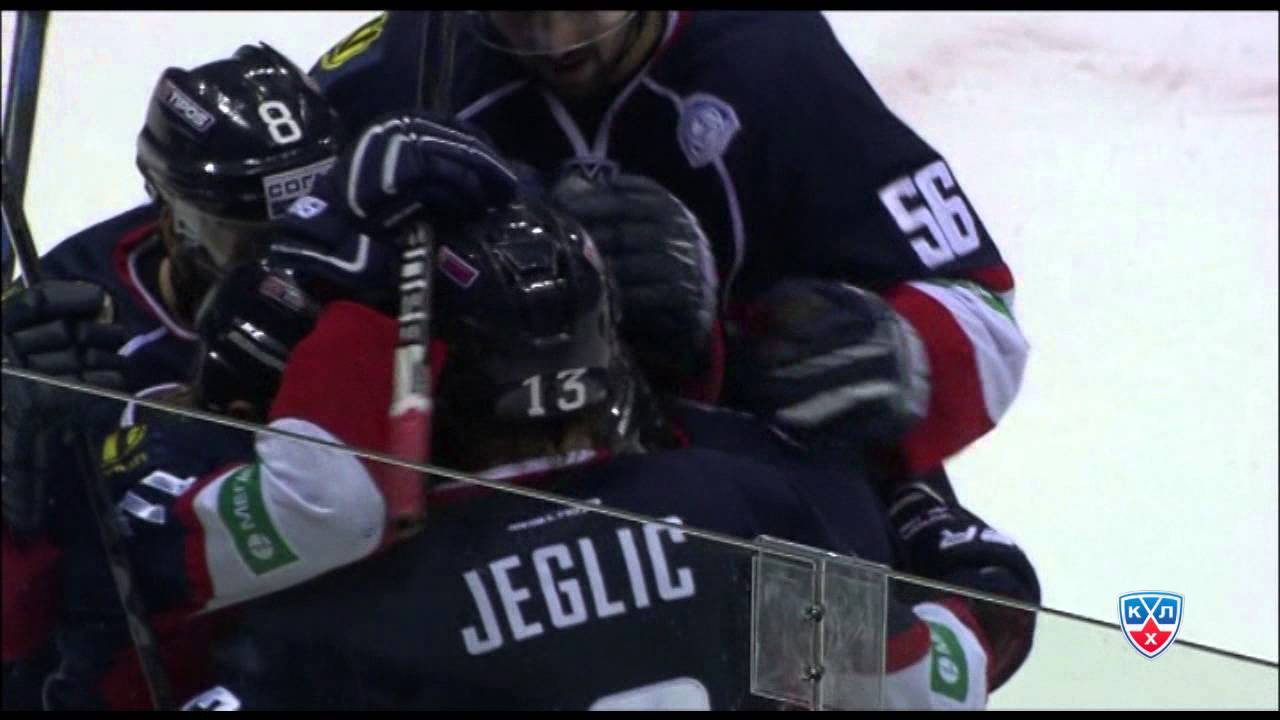 Тичар забивает с нулевого угла / Rok Ticar scores from bad angle