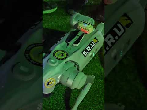 الروبوت الأمني يتجول في معرض دمشق الدولي طاهر أبوزيد سوريا معرض دمشق الدولي