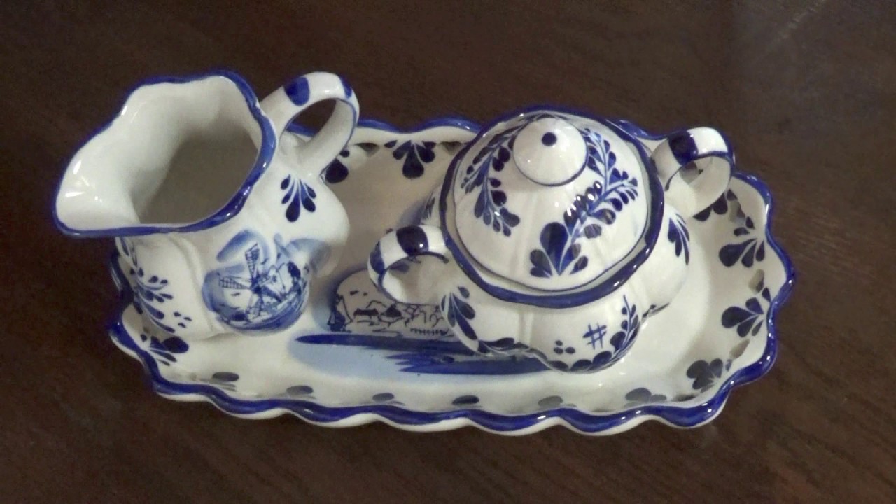 Verzameling van Delfts blauw en pinguins