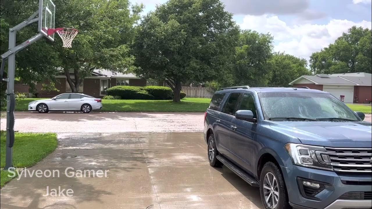 Sunny Rain in Southwest Kansas. Why is it raining with the sun lol