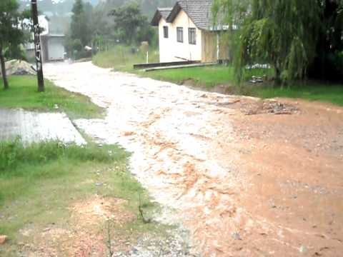 Enxurrada Rua Paulo Estephano Cavichiolo - YouTube