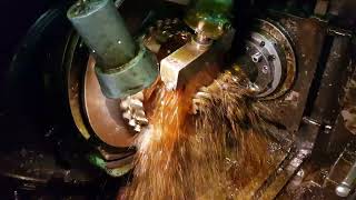 Gear Cutting Machine in Action 😲 | GLEASON No. 650 Hypoid Generator (for Sale) Gear Cutting Machine in Action 😲 | GLEASON No. 650 Hypoid Generator (for Sale)