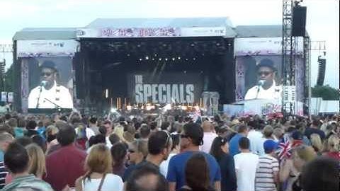 The Specials- A Message to You, Rudy (Live Hyde Park) Olympic Closing Ceremony Celebration Concert