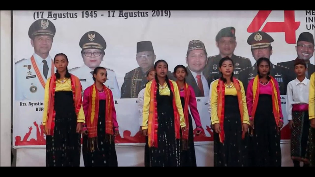 Juara 1 Lomba Vocal Group KULIHAT IBU PERTIWI (SMP ARNOLDUS VG)