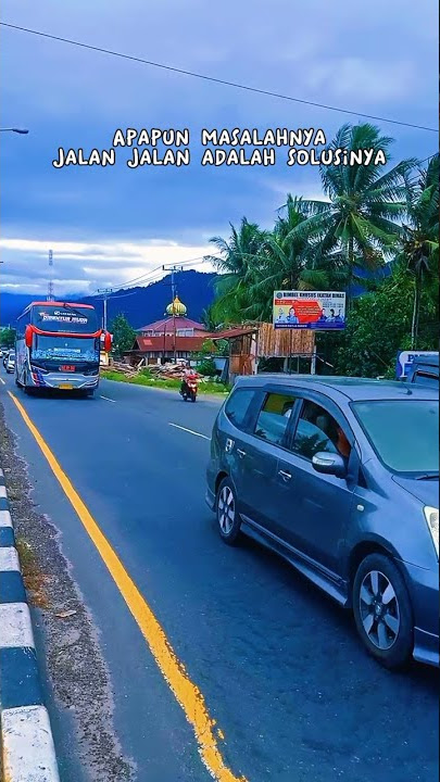 Bus Minang MPM julukan Direktur Muda terpantau di by pass kota Padang Km. 12 menuju Jakarta