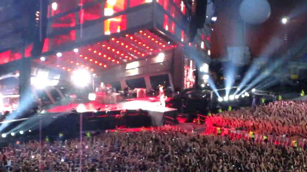 Muse Uprising (live Milano stadio san siro) YouTube Muse Uprising (live Milano stadio san siro) YouTube